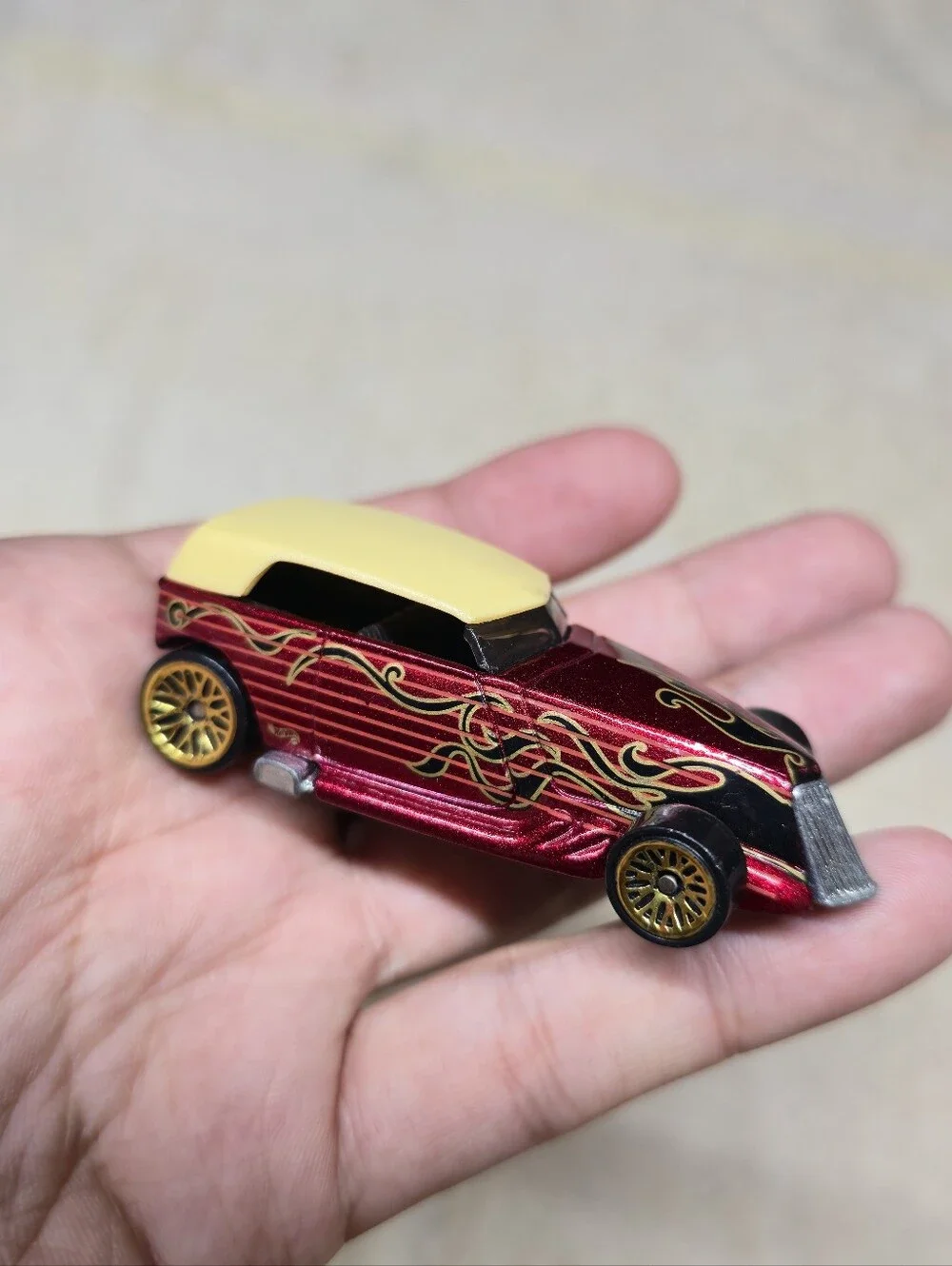 2000 Hot Wheels Hot Rod Magazine #5 Phaeton Red with Gold Lace